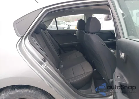 2021 Kia Rio S z USA, uszkodzony, nr VIN 3KPA24AD1ME430933